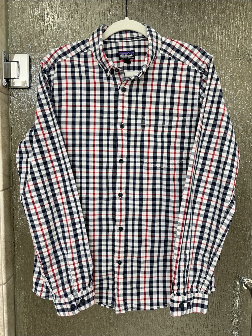 Patagonia Organic Cotton Plaid Button-Down Shirt Men’s Medium